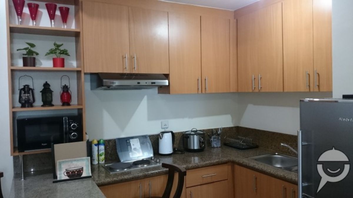 1BR FOR RENT TRION TOWER BGC02