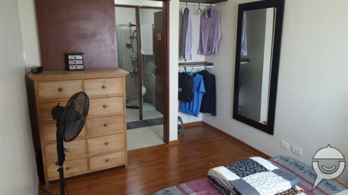 "1BR Unit in The Beacon Condominium, CBD Makati"07
