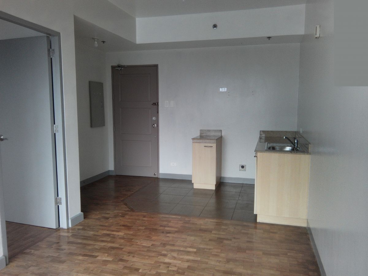 condo for rent near st. luke's quezon city02