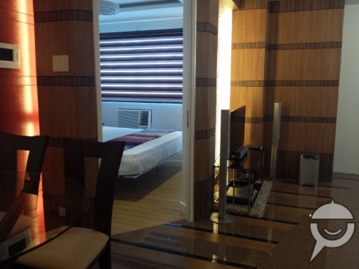 1 br fully furnished High end penthouse unit in ortigas03