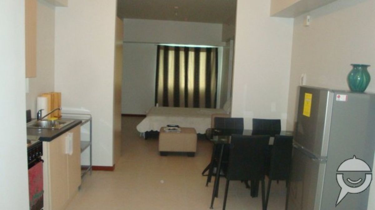 Cozy Fully Furnish 1BR at the heart Makati near Shopping Center05