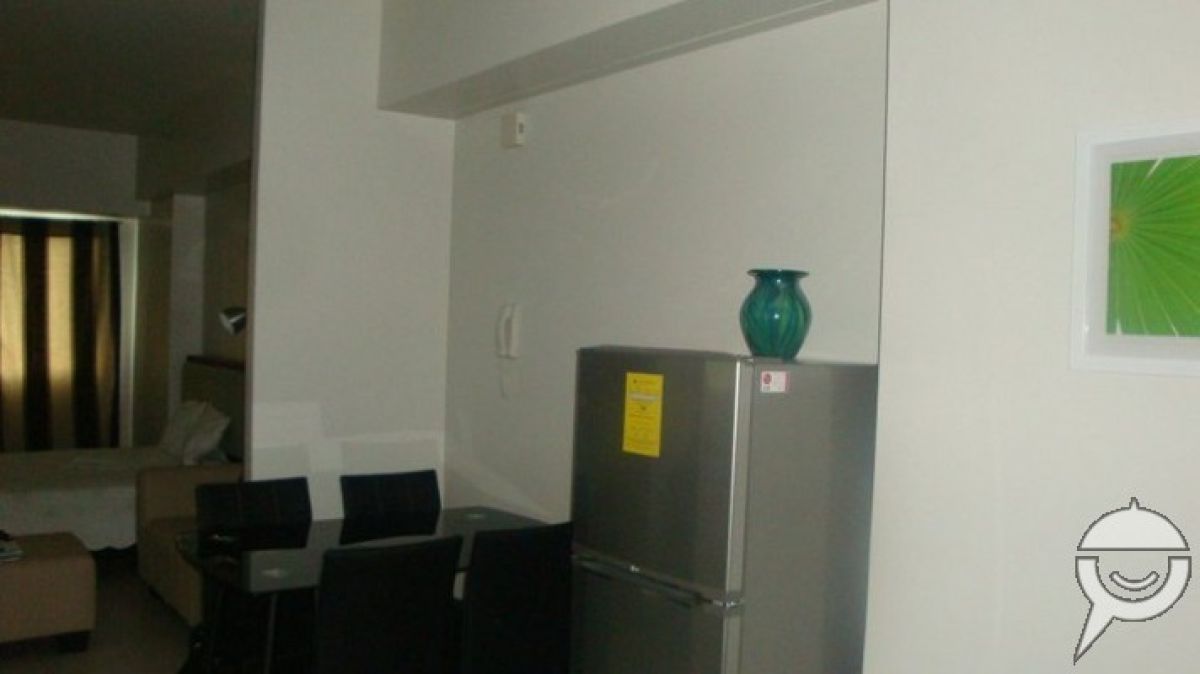 Cozy Fully Furnish 1BR at the heart Makati near Shopping Center06
