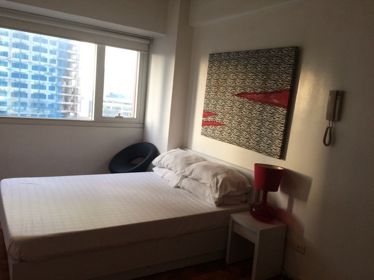 "The Columns Ayala Avenue – Studio for Rent in Bel-Air, Makati"06