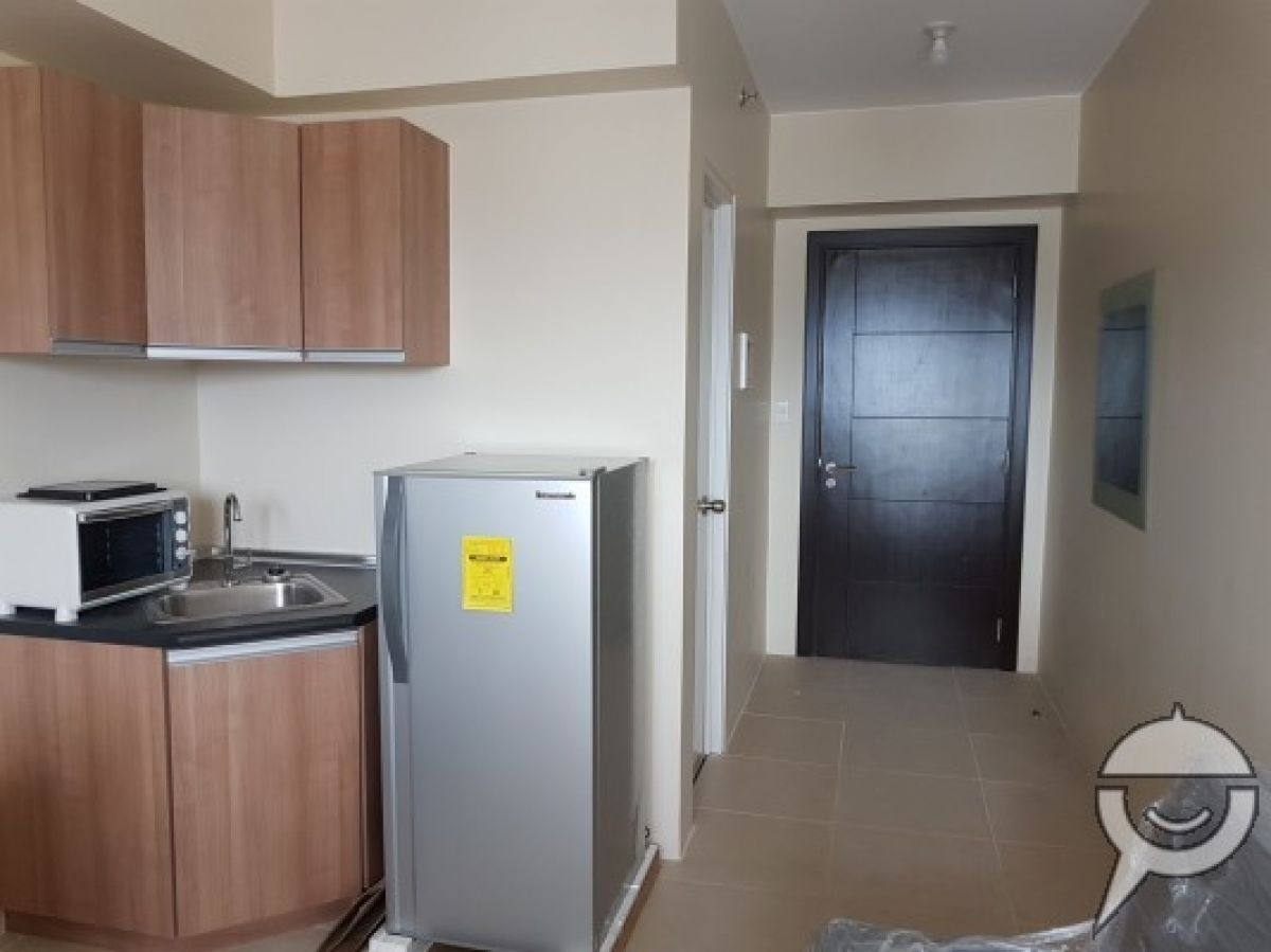 Furnished condo unit for rent09