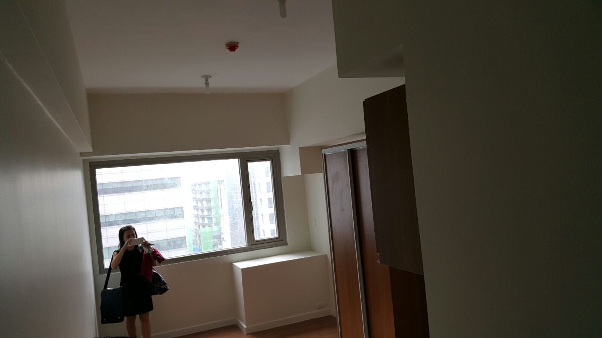 Condominium for rent Makati Ayala CBD Eton Tower Studio type04