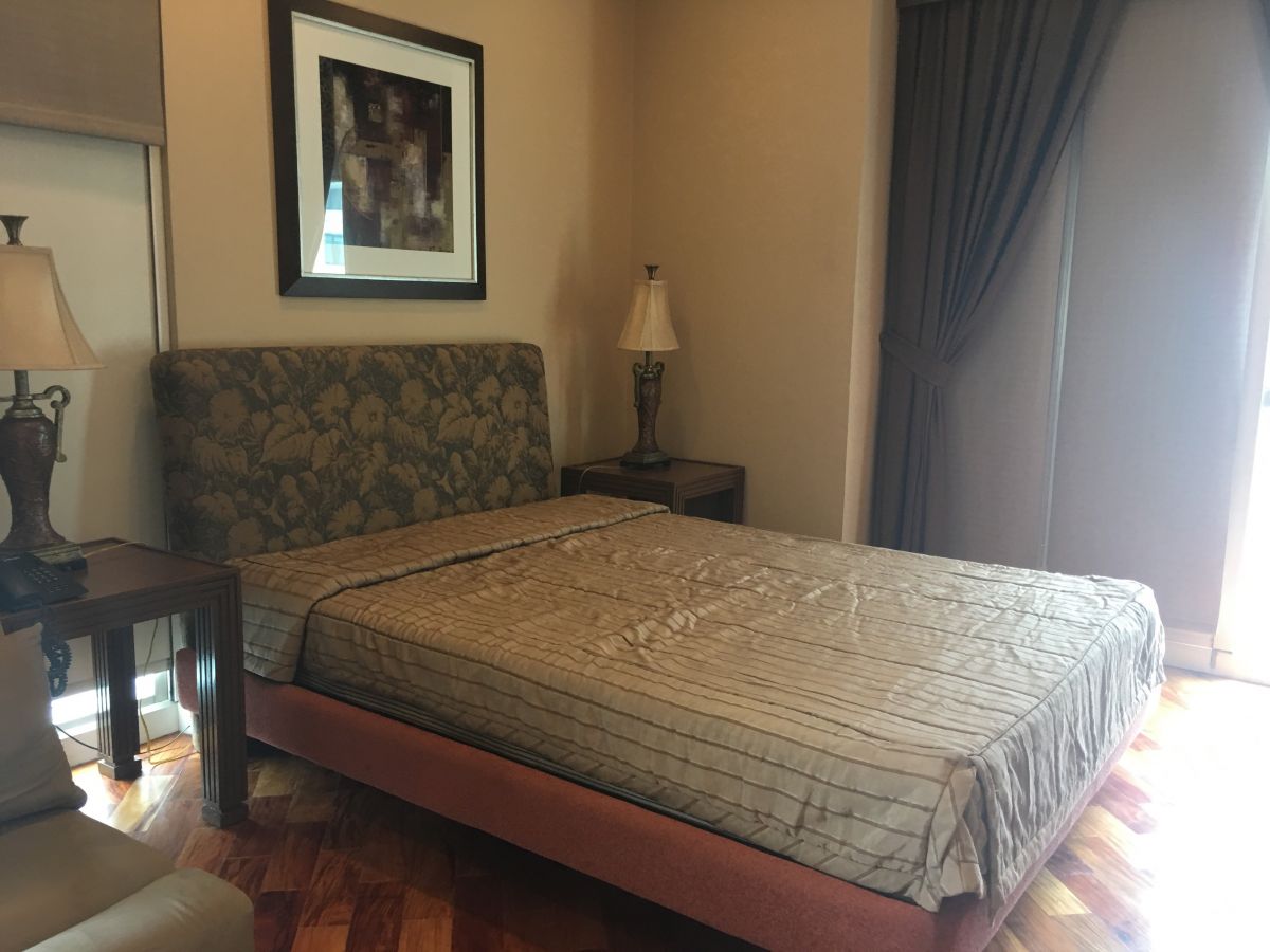 2 Bedroom for lease in Manansala Rockwell Makati05