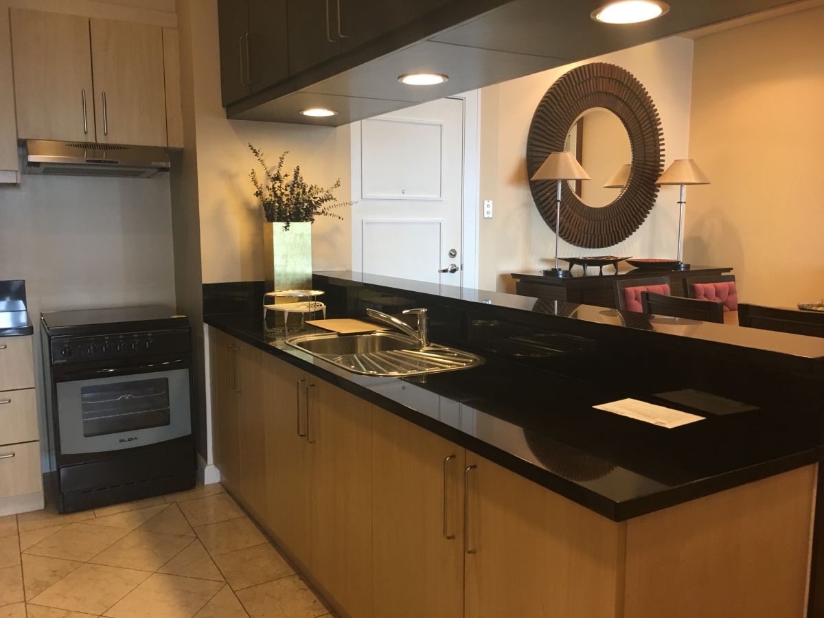 2 Bedroom for lease in Manansala Rockwell Makati08