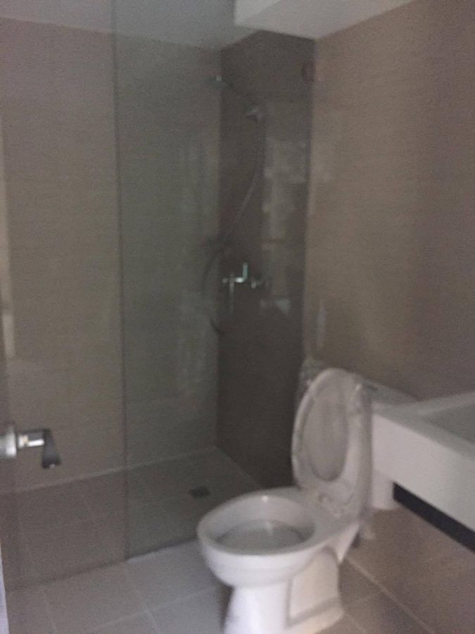 Semi-Furnished Studio Unit with Parking For Rent07