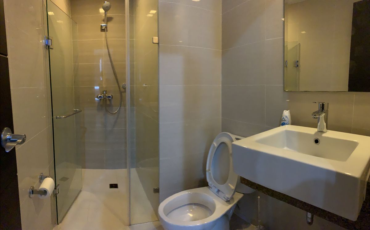 Fully Furnished Studio Unit for rent 31 sqm07