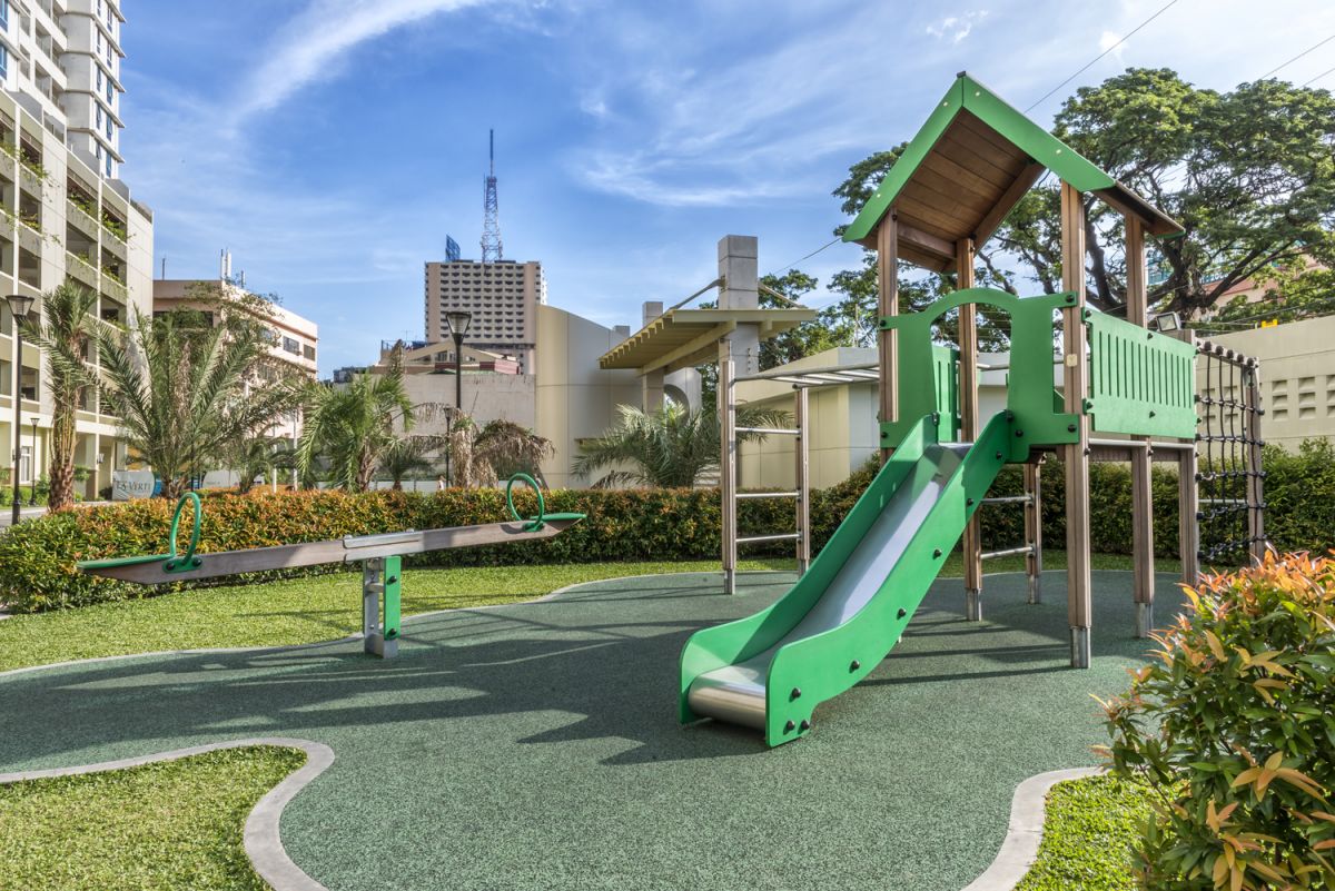 Studio for Rent in Pasay City facing Manila Bay near SM Mall of Asia03