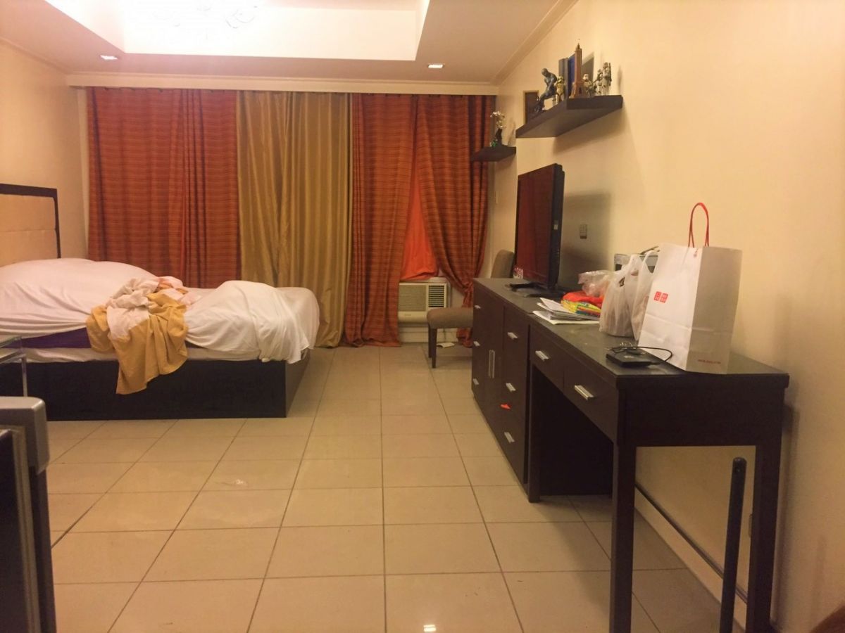 Robinson Place Furnished Studio right at the Mall Padre Faura St. Ermita02