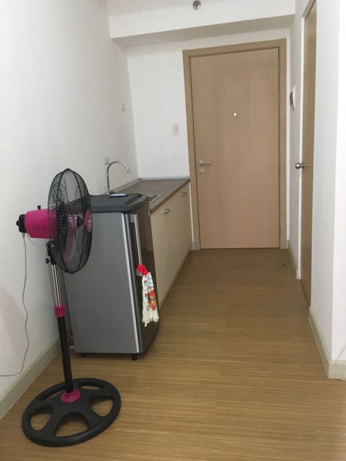 Fully Furnished One Bedroom Condo with Balcony Facing Amenities10
