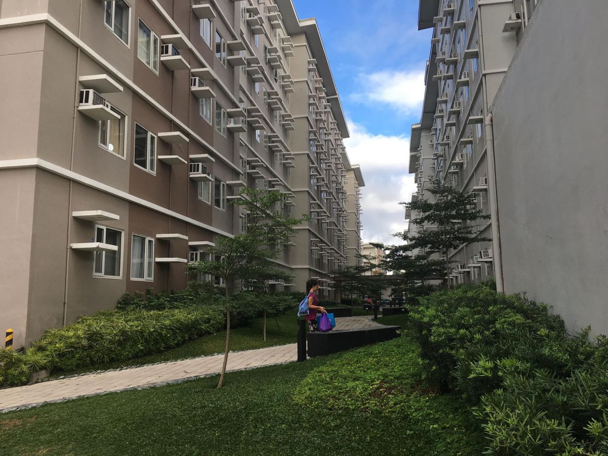 1 BR Furnished Condo near SM Fairview (Trees Residences)10