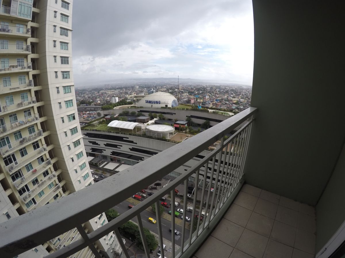 Studio Furnished Unit at Two Serendra Red Oak Tower Bonifacio Global City09