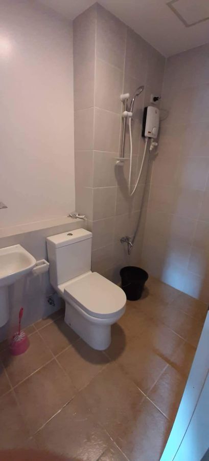 Semi-Furnish Studio Unit For Lease03