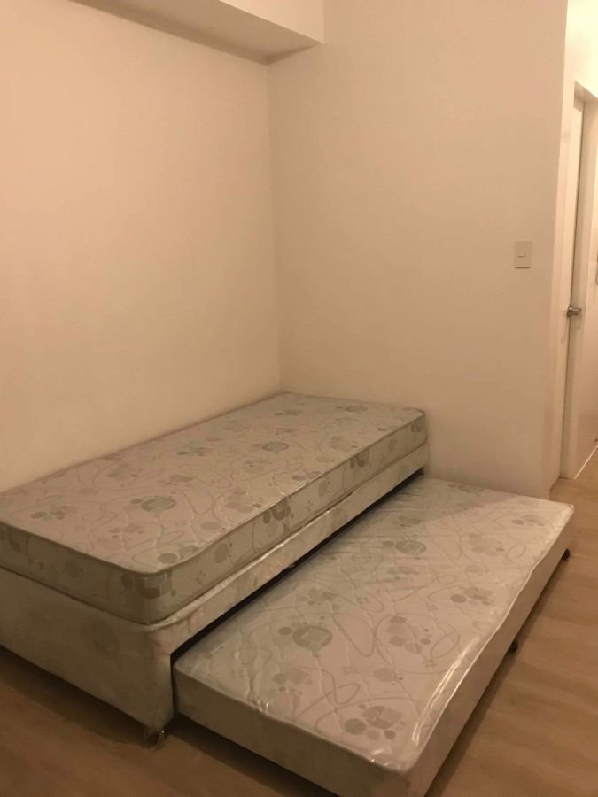 Semi-Furnish Studio Unit For Lease07