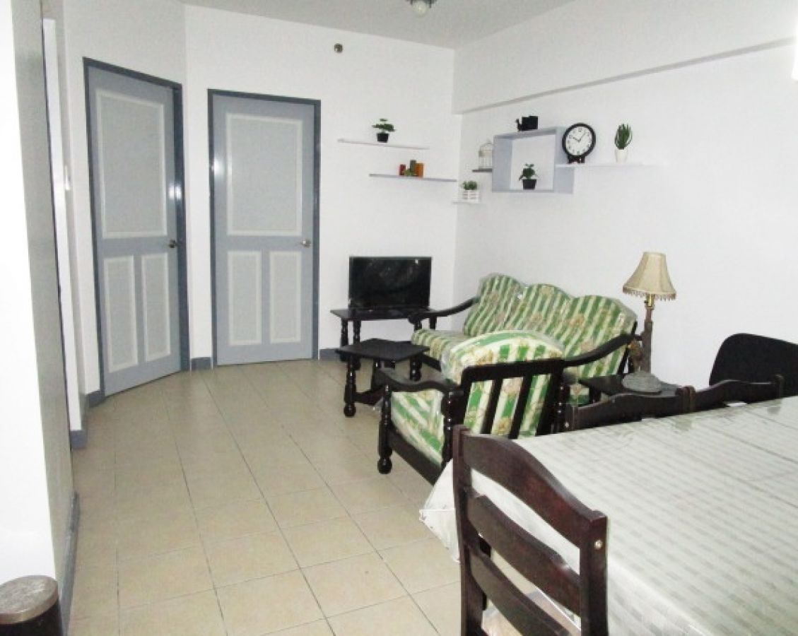"2 Bedroom Condo, Mandaluyong-Makati area. Newly renovated"08