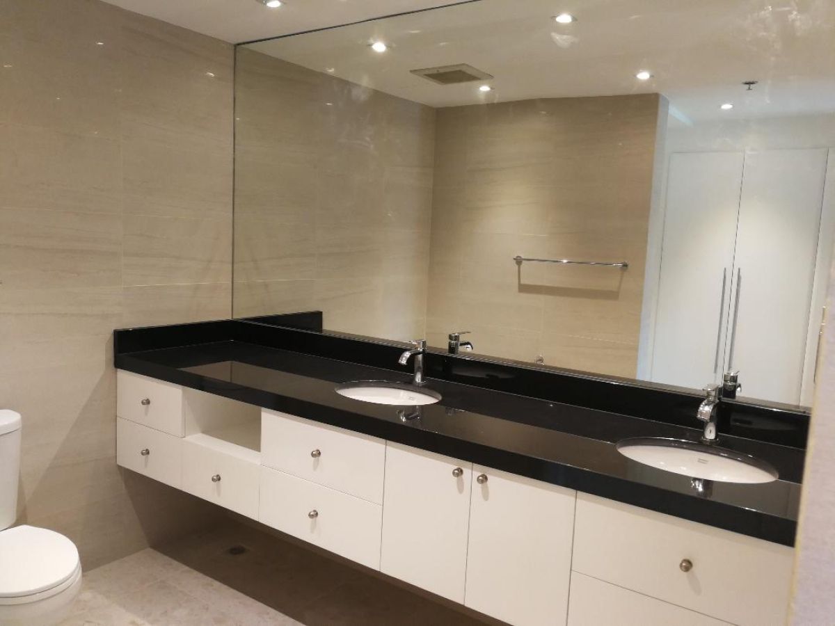 For Rent 2 Bedroom at One Mckinley Place BGC10