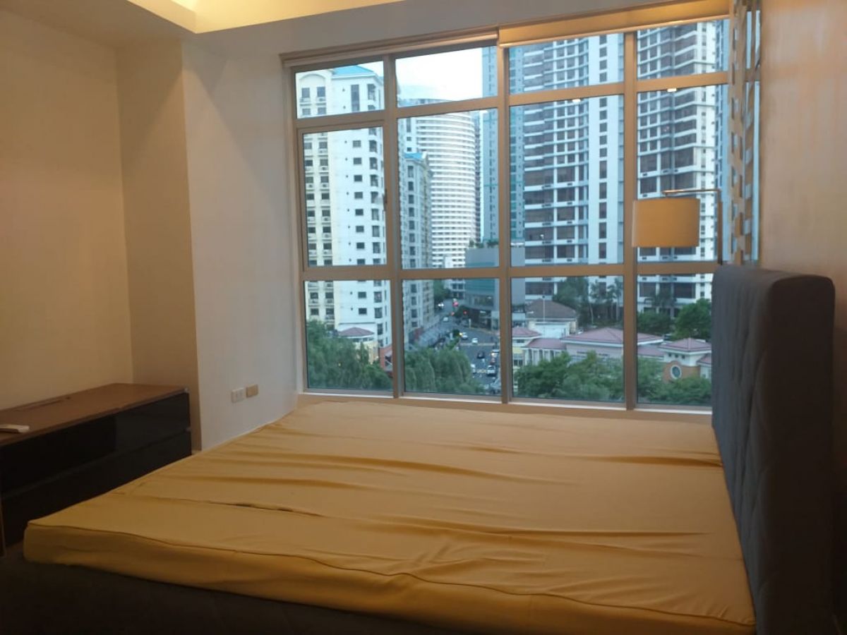 Fully Furnished Two Bedroom (2BR) Unit in Crescent Park Residences BGC02