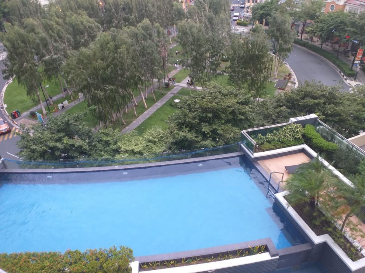 Fully Furnished Two Bedroom (2BR) Unit in Crescent Park Residences BGC04