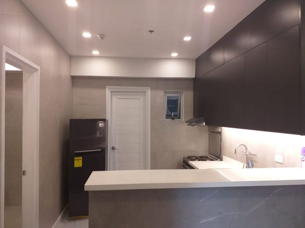 Fully Furnished Two Bedroom (2BR) Unit in Crescent Park Residences BGC08