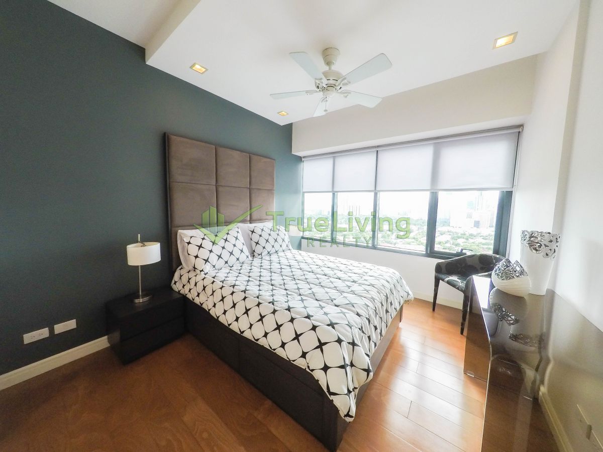 Spacious & Nicely Furnished 2-Bedroom Unit for Rent in One Rockwell East Tower08