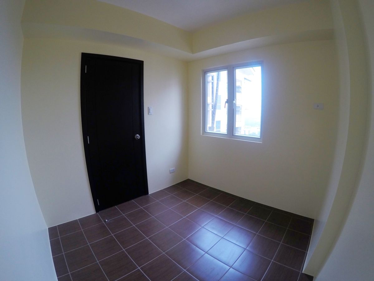 1BR Condominium Unit w/ Parking Slot for rent!02