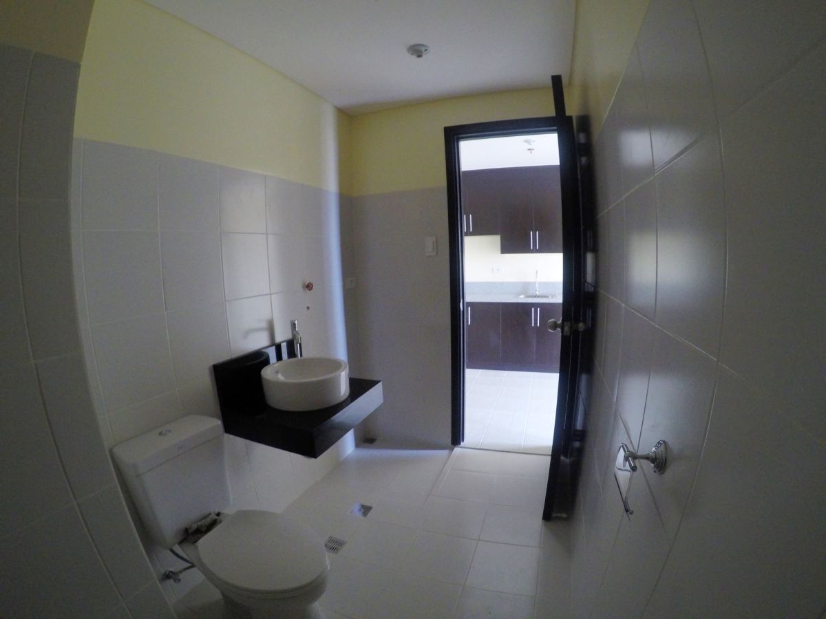 1BR Condominium Unit w/ Parking Slot for rent!03