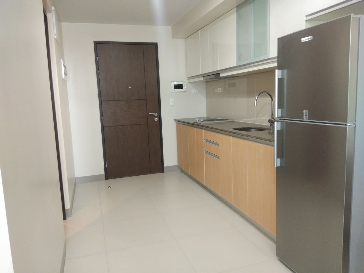 Brand New Fully Furnished Studio for Lease at One Uptown Residences02