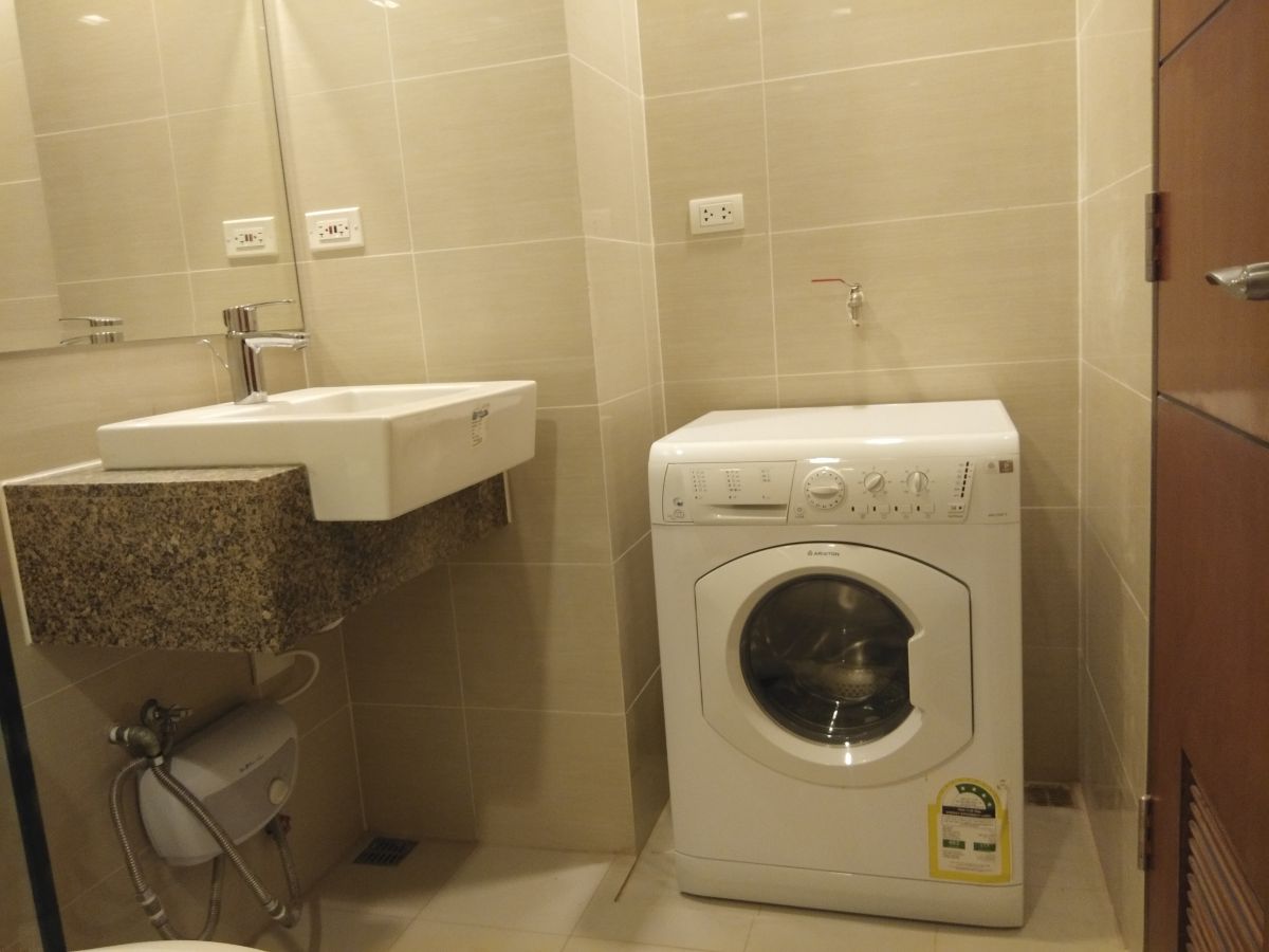 Brand New Fully Furnished Studio for Lease at One Uptown Residences03