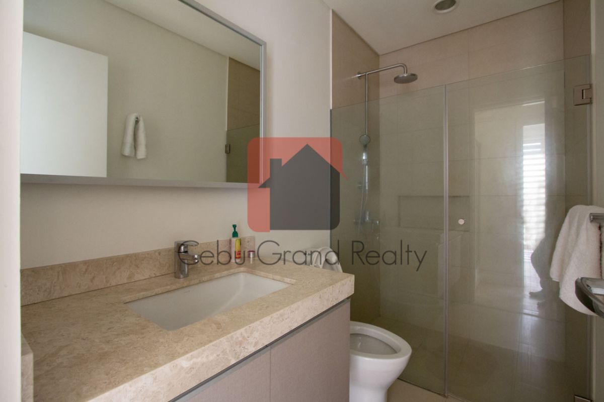 Modern 2 Bedroom Condo for Rent in 32 Sanson09