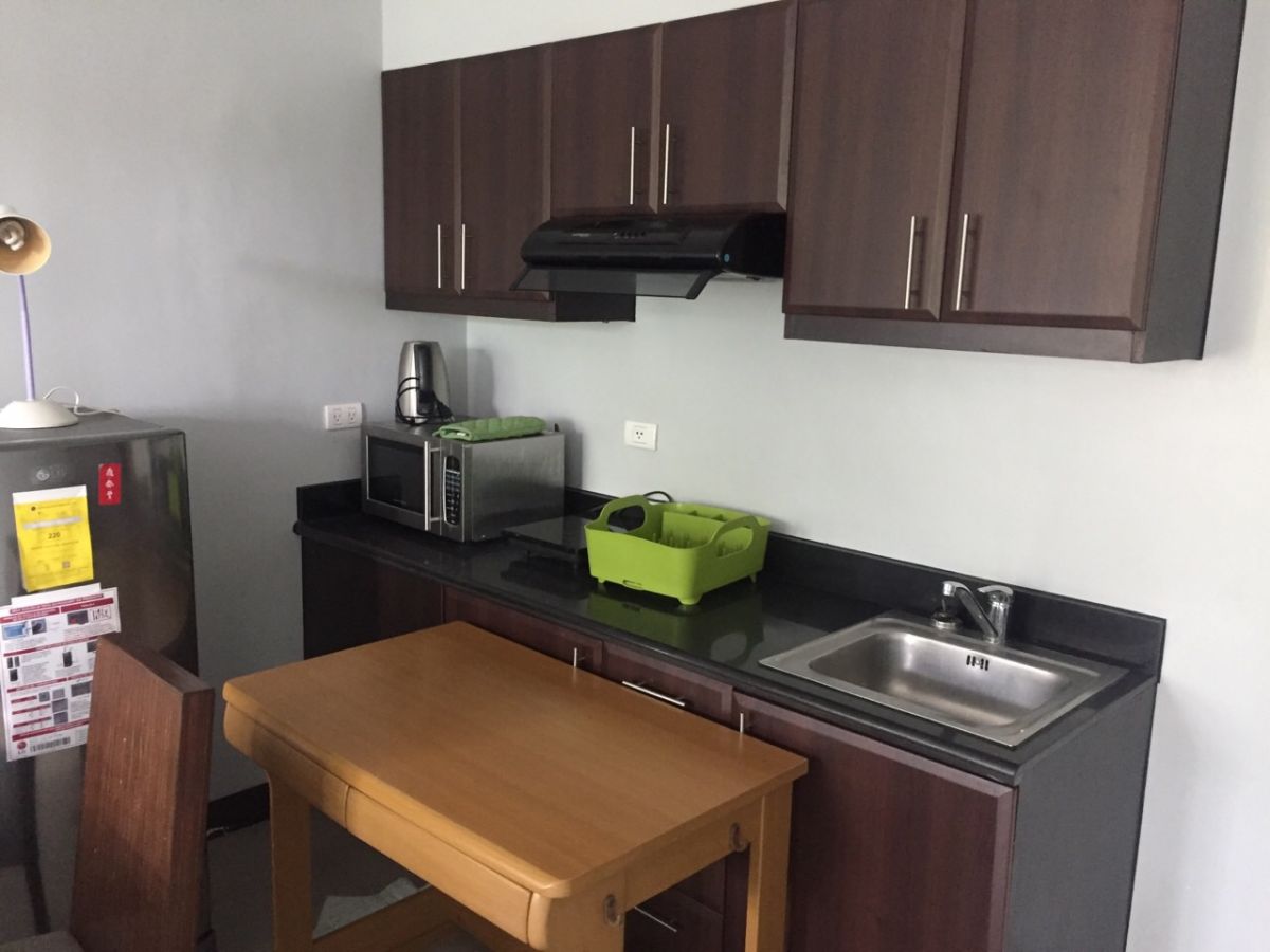 For Rent Studio Deluxe Furnished Condo in Stamford McKinley Hill Taguig06