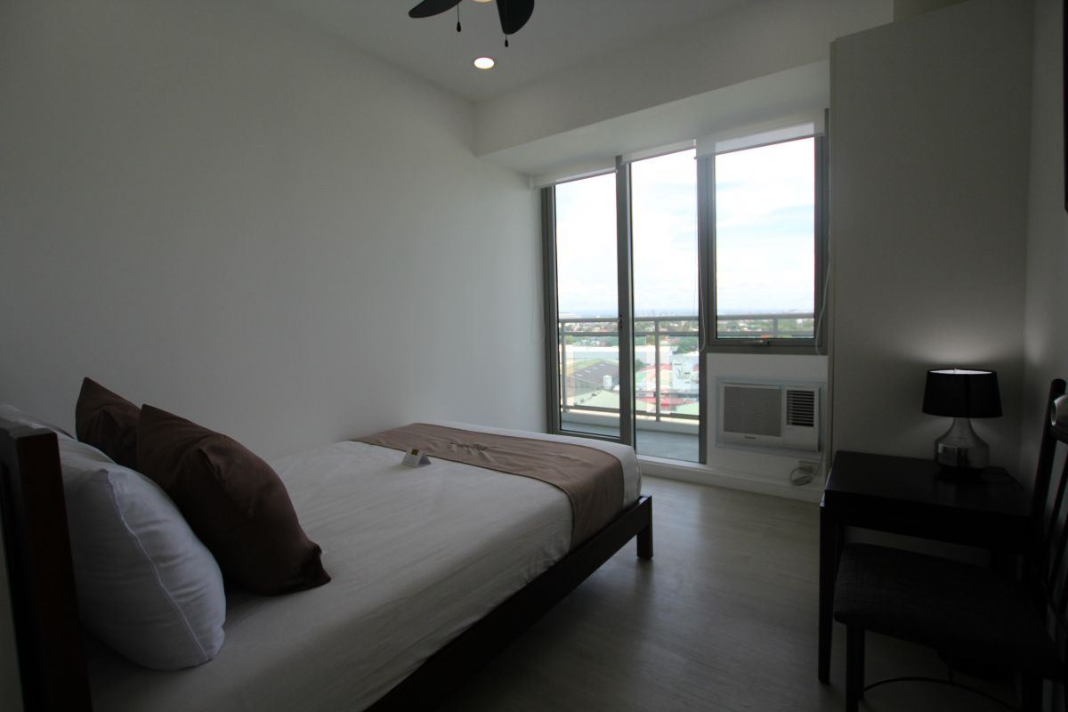 For Lease well maintained 2BR at Azure Residences in Bicutan Parañaque04