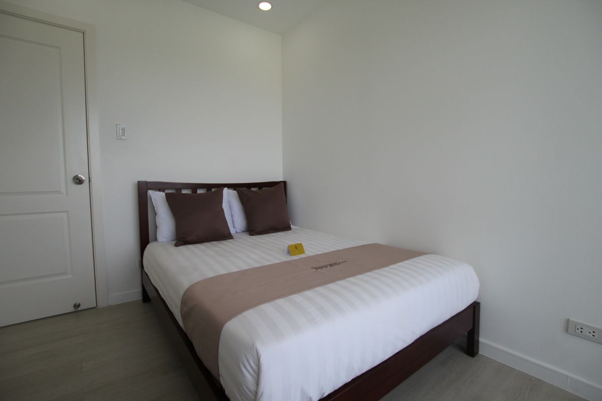 For Lease well maintained 2BR at Azure Residences in Bicutan Parañaque06