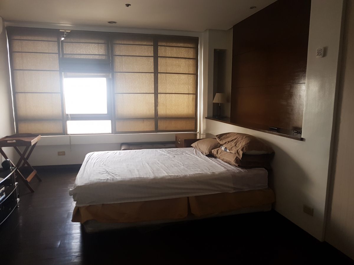 Spacious 2-bedroom unit Skyway Twin Tower for rent04