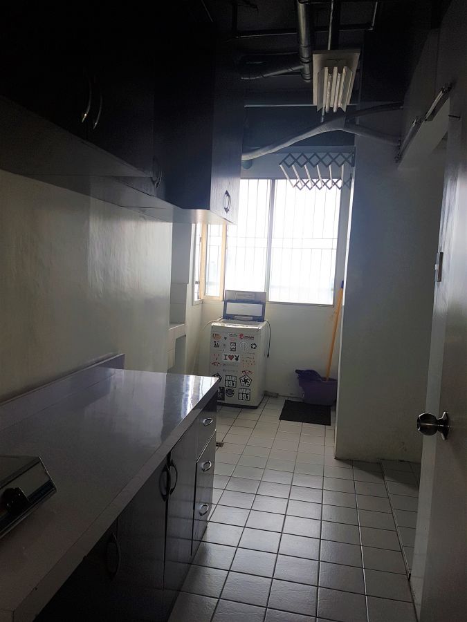 Spacious 2-bedroom unit Skyway Twin Tower for rent05