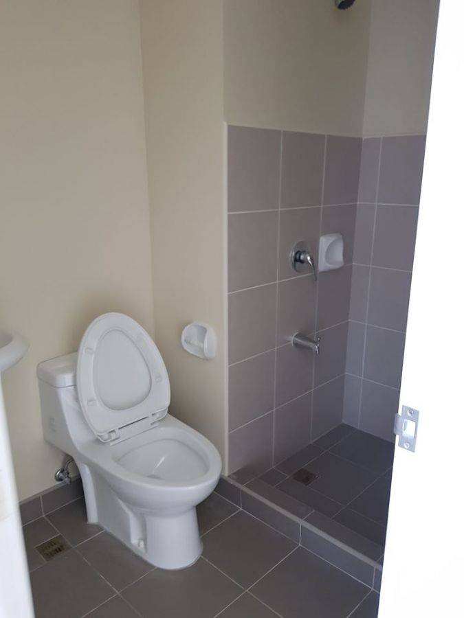 Unfurnished Studio Units in Alabang (Near Starmall)05