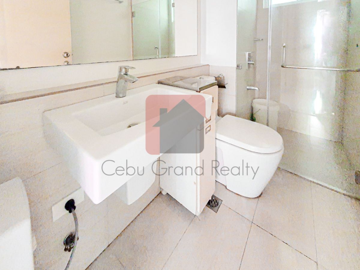 Spacious 2 Bedroom Condo for Rent in Calyx Center10