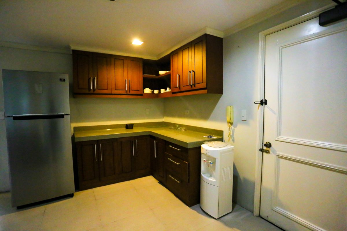 Three bedroom unit in Regency at Salcedo02