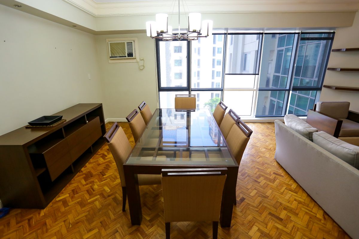 Three bedroom unit in Regency at Salcedo05