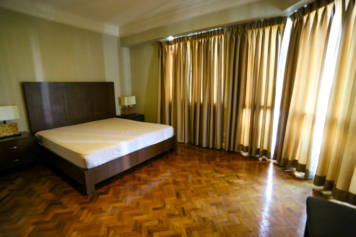 Three bedroom unit in Regency at Salcedo09