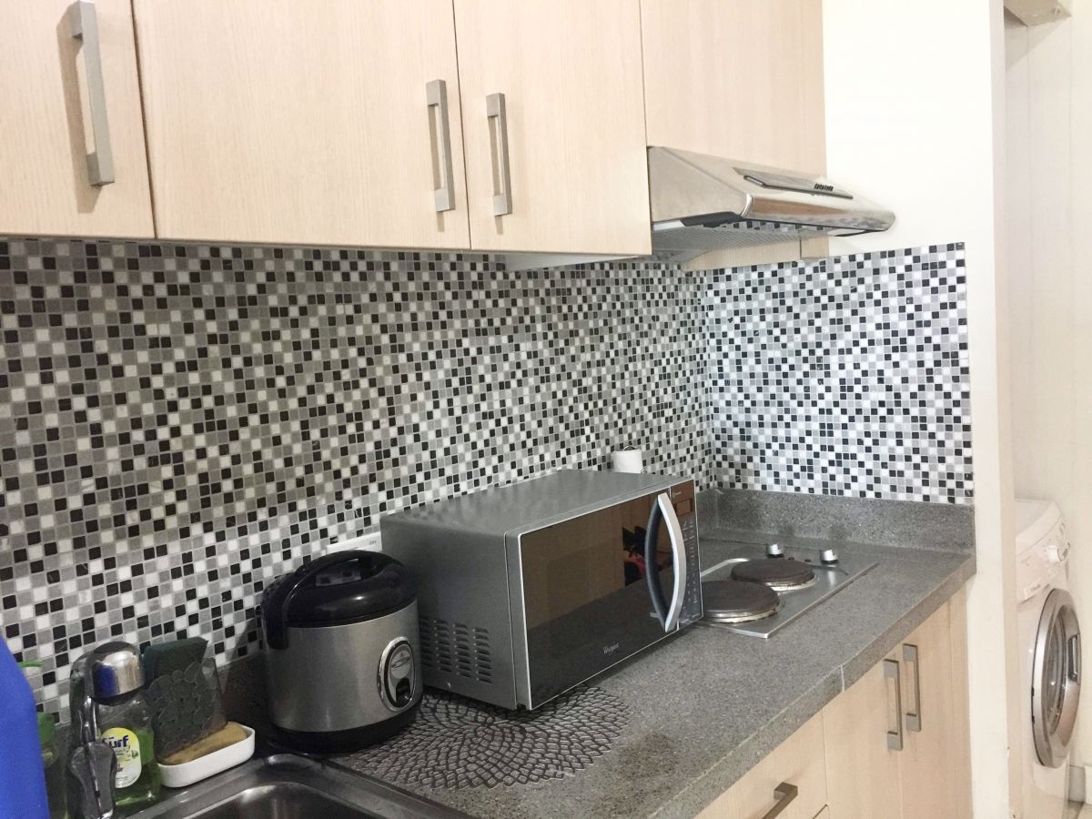 "Studio unit with balcony for Rent, The Grove by Rockwell"02
