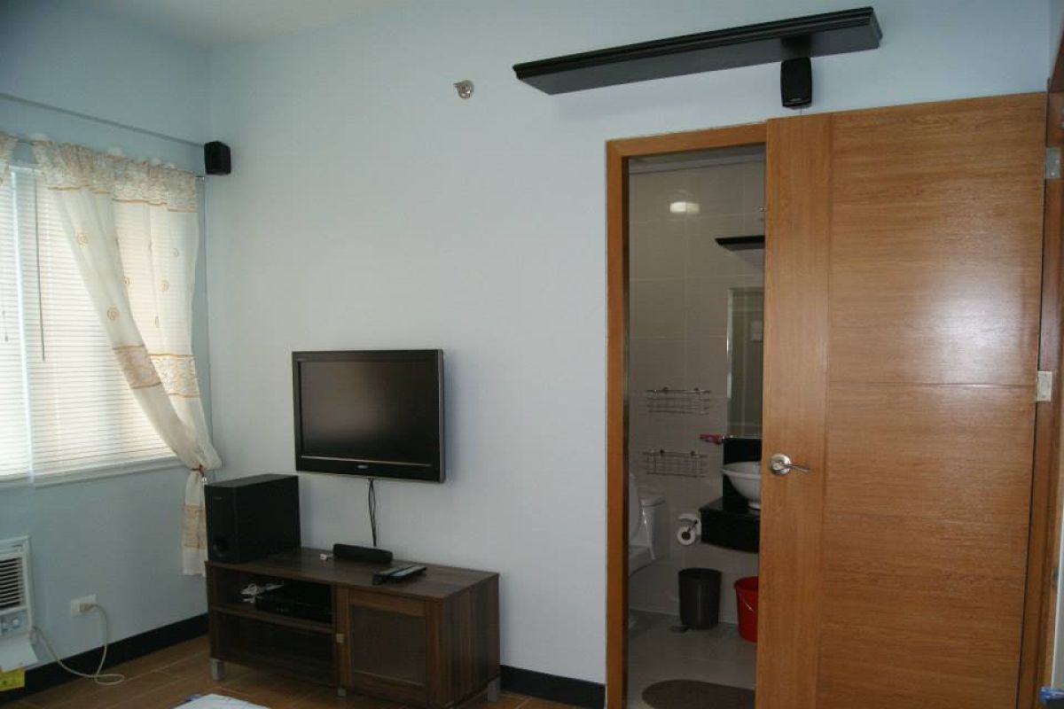 For Rent Furnished One Bedroom Condo in Morgan Suites McKinley Hill Taguig BGC06