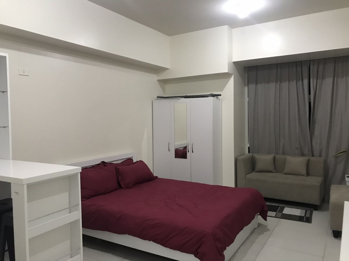 Fully Furnished Studio in across Shangri-la Plaza Mandaluyong07