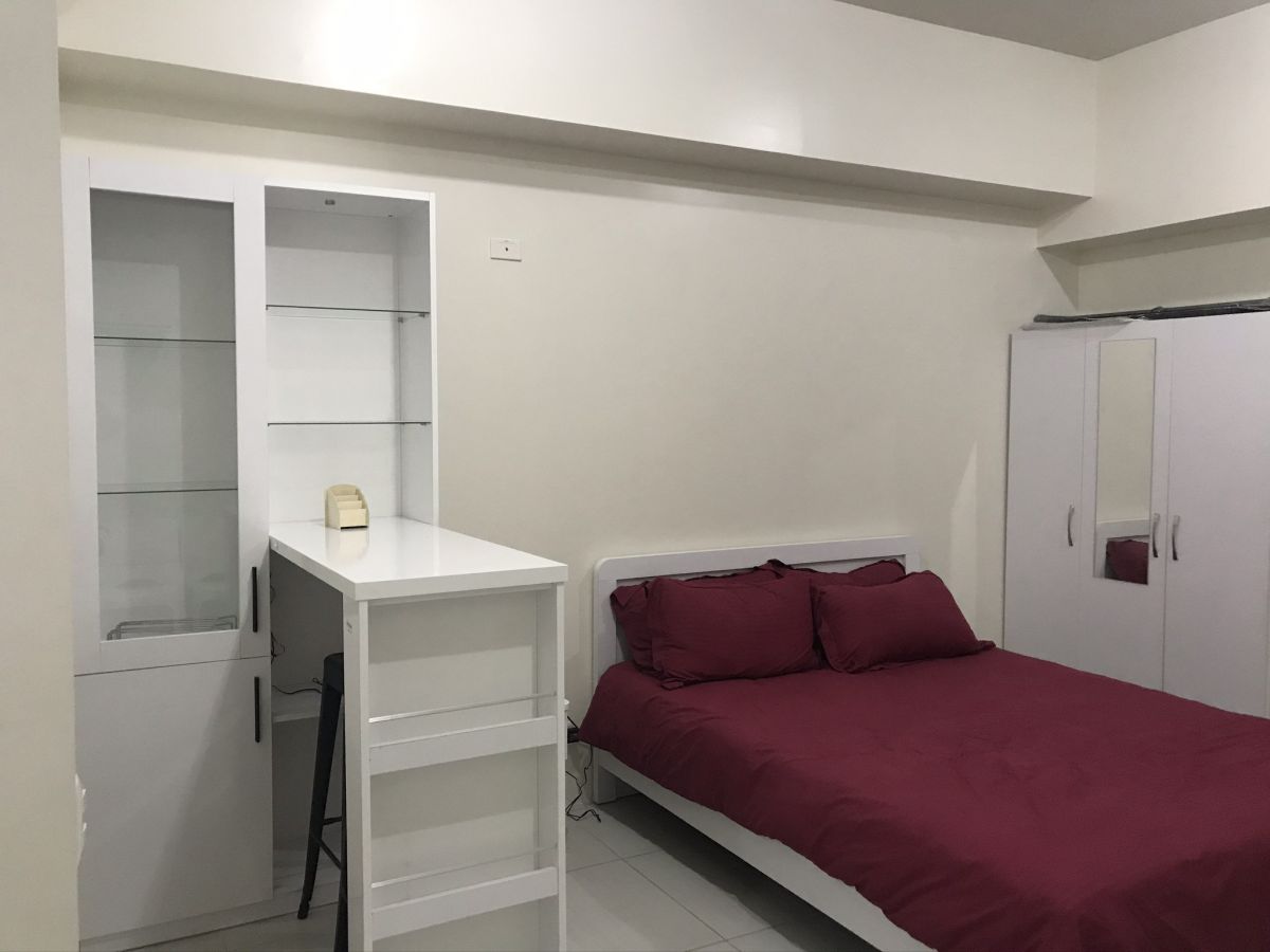Fully Furnished Studio in across Shangri-la Plaza Mandaluyong08