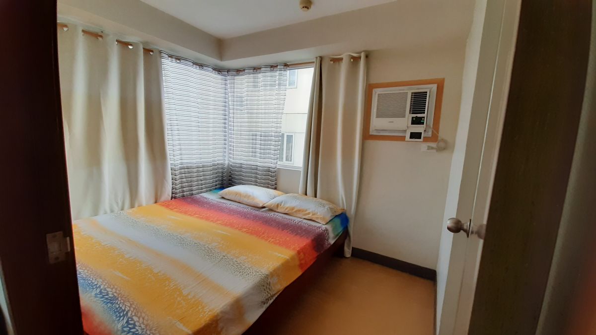 Fully-furnished 2BR Ridgewood Towers BGC Taguig Corner Unit for Rent02