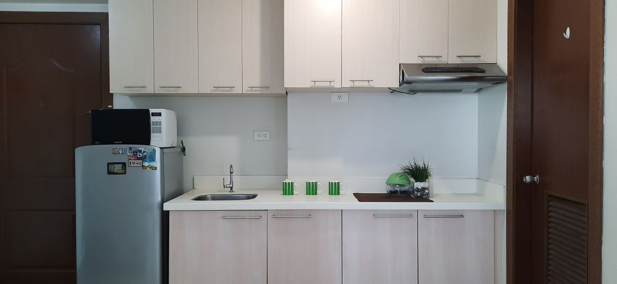 Fully-furnished 2BR Ridgewood Towers BGC Taguig Corner Unit for Rent06