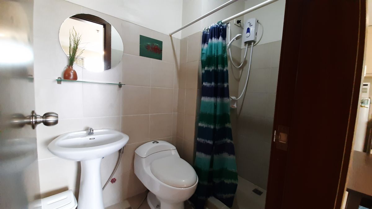 Fully-furnished 2BR Ridgewood Towers BGC Taguig Corner Unit for Rent08