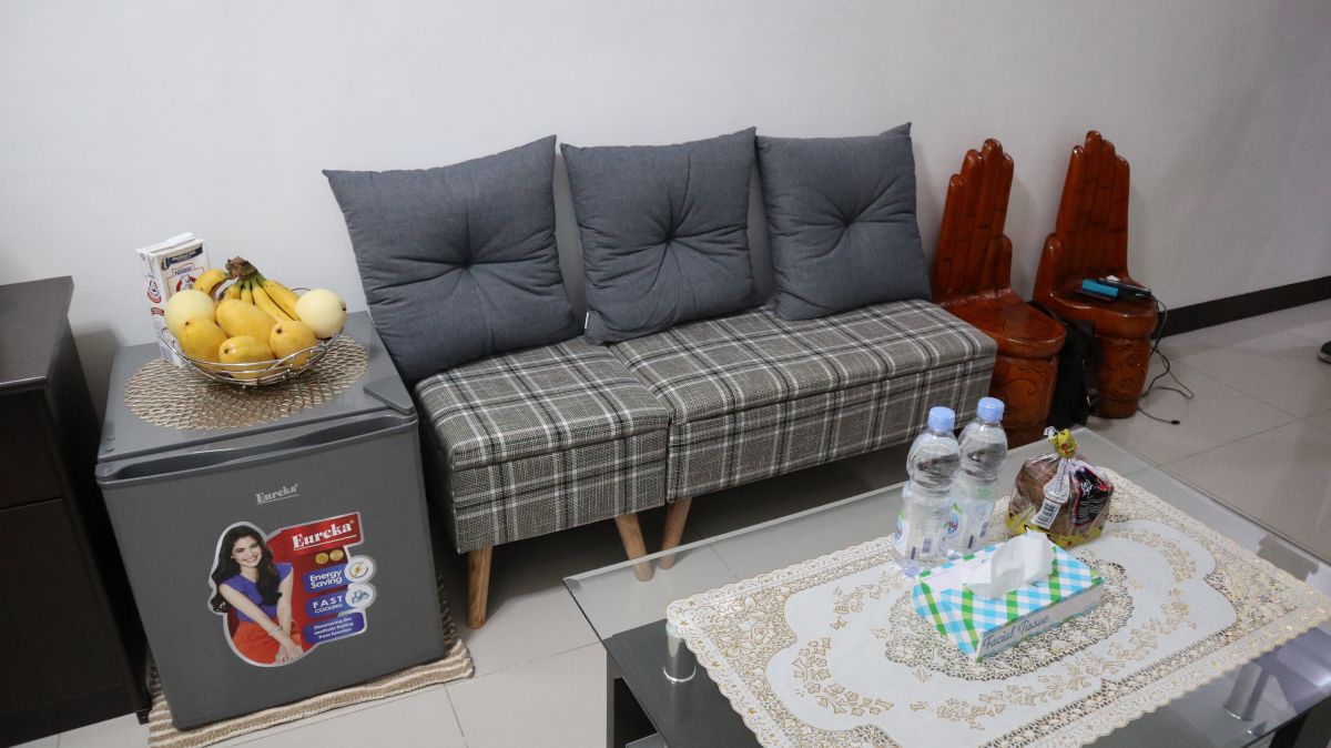 1 bedroom and 1 folding soft bed06