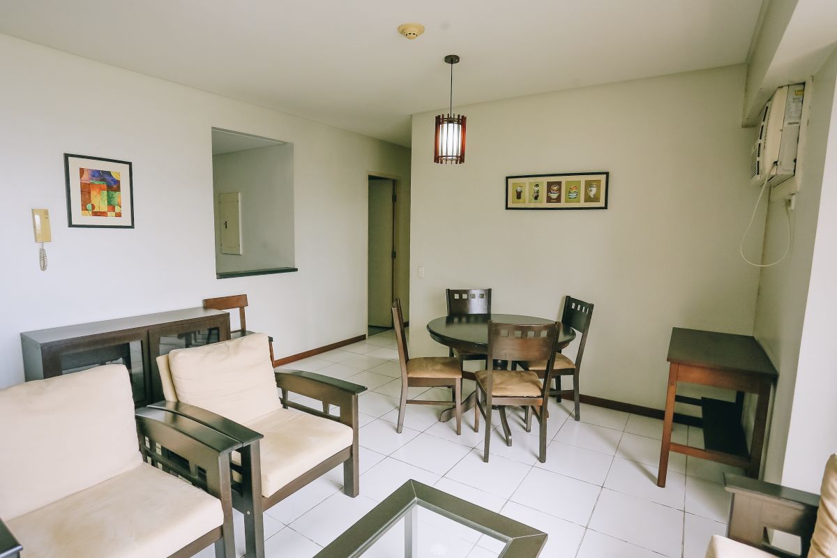 "Two bedroom unit in The Columns Ayala, along Ayala Avenue corner Buendia Avenue"03